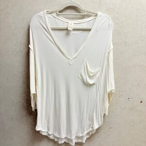 We The Free L Womens  White Ribbed V Neck Pocket T Shirt Top  Distressed Hem Top